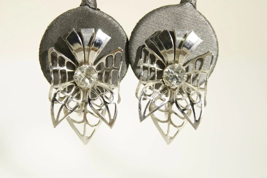 VINTAGE B.N. BUGBEE AND NILES 1940'S SCREW-BACK EARRINGS SILVER CLEAR STONE FS!! (1 of 2)