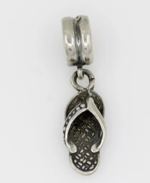 QUEENBERRY STERLING SILVER FLIP FLOP SLIPPER DANGLE CHARM 1.4 GRAMS (1 of 2)