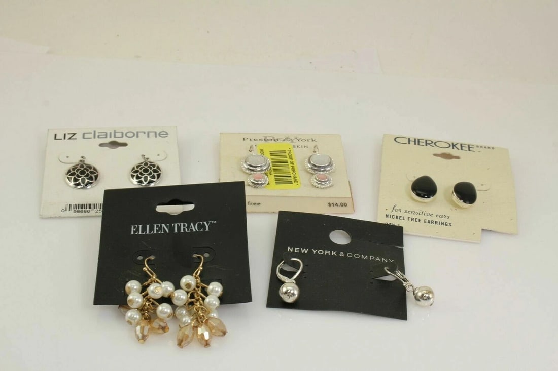 NEW PACKAGED LOT OF 5 EARRINGS: CHEROKEE, ELLEN TRACY, LIZ CLAIBORNE, & MORE FS!: NEW PACKAGED LOT OF 5 EARRINGS: CHEROKEE, ELLEN TRACY, LIZ CLAIBORNE, & MORE FS! Description NEW PACKAGED LOT OF 5 EARRINGS: CHEROKEE, ELLEN TRACY, LIZ CLAIBORNE, & MORE Items are in New Condition. Ma