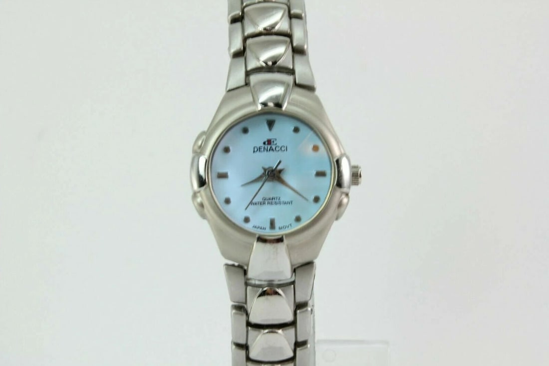 LADIES DENACCI SPECIALTY CRYSTAL JAPAN MOVEMENT STAINLESS STEEL WATCH FS!: LADIES DENACCI SPECIALTY CRYSTAL JAPAN MOVEMENT STAINLESS STEEL WATCH FS! LADIES DENACCI SPECIALTY CRYSTAL JAPAN MOVEMENT STAINLESS STEEL WATCH FS New battery Installed. In great working condition. Ha