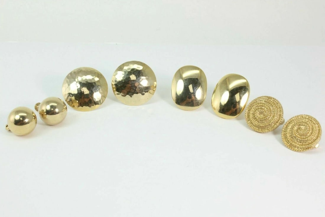 LOT OF VINTAGE EARRINGS 4 PAIRS GOLD TONE SWIRLS CIRCLE SHAPED COSTUME EARRINGS (1 of 2)