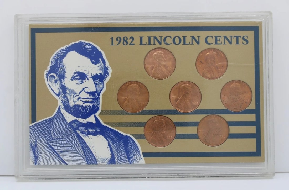 1982 LINCOLN MEMORIAL CENT / PENNY COLLECTION UNITED STATES MINTED COIN SET: 1982 LINCOLN MEMORIAL CENT / PENNY COLLECTION UNITED STATES MINTED COIN SET Description 1982 Lincoln Memorial Cent / Penny Collection United States Minted Coin Set Coins are in uncirculated condition.