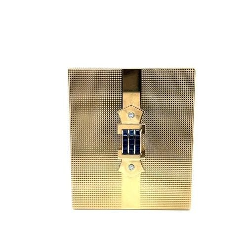14K YG CIGARETTE BOX WITH 0.14 CARAT DIAMONDS & 2.98 CARAT SAPPHIRE 123.9G: 14K YG CIGARETTE BOX WITH 0.14 CARAT DIAMONDS & 2.98 CARAT SAPPHIRE 123.9G Video: Video Link Detailed Description: Elevate your collection with this vintage 14 Karat Yellow Gold brooch pin. Showcasing
