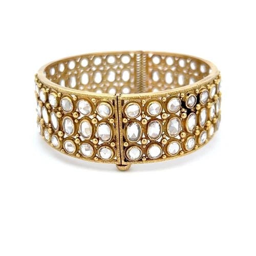 25.00 CARAT ROSE CUT J SI1 DIAMOND 18K YELLOW GOLD BANGLE BRACELET: 25.00 CARAT ROSE CUT J SI1 DIAMOND 18K YELLOW GOLD BANGLE BRACELET Title: 25.00 Carat Rose Cut J SI1 Diamond 18 Karat Yellow Gold Bangle Bracelet Style: Bangle Metal: 18 Karat Yellow Gold Gemstone 1: 