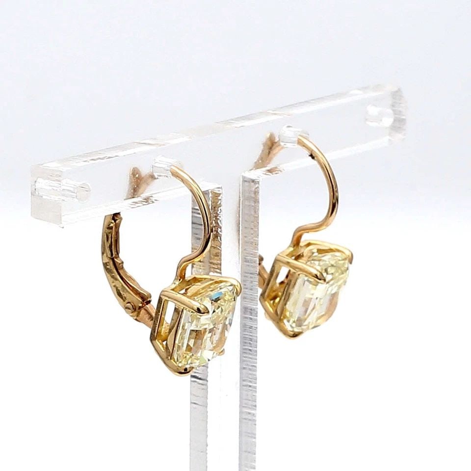 3.39 CARAT RADIANT CUT FANCY LIGHT YELLOW VS1 DIAMOND 18K YG STUD EARRINGS: 3.39 CARAT RADIANT CUT FANCY LIGHT YELLOW VS1 DIAMOND 18K YG STUD EARRINGS Title: 3.39 Carat Radiant Cut Fancy Light Brownish Greenish Yellow-Fancy Light Green Yellow VS1 Diamond 18 Karat Yellow Gold 