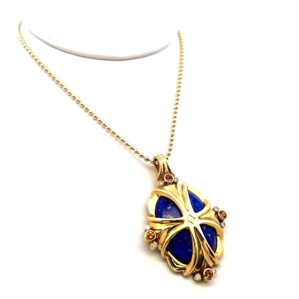 CARNELIAN LAPIS LAZULI JADE 18 KARAT YELLOW GOLD PENDANT NECKLACE: CARNELIAN LAPIS LAZULI JADE 18 KARAT YELLOW GOLD PENDANT NECKLACE PRODUCT DESCRIPTION Title: 129.73 Carat Oval Shape 29.67 Carat Oval Shape Jade 18 Karat Yellow Gold Pendant Necklace Style: Pendant Me