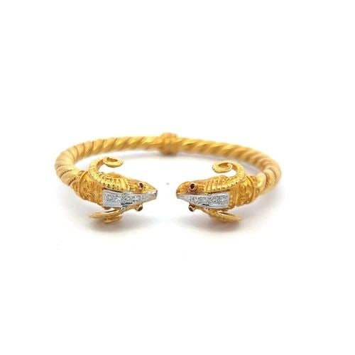0.24CT ROUND BRILLIANT DIAMOND RAM HEAD BANGLE BRACELET IN 18K TWO-TONE GOLD: 0.24CT ROUND BRILLIANT DIAMOND RAM HEAD BANGLE BRACELET IN 18K TWO-TONE GOLD PRODUCT DESCRIPTION Title: 0.24ct Round Brilliant Diamond Ram Head Bangle Bracelet in 18K Two-Tone Gold (F VS) Style: Bangl