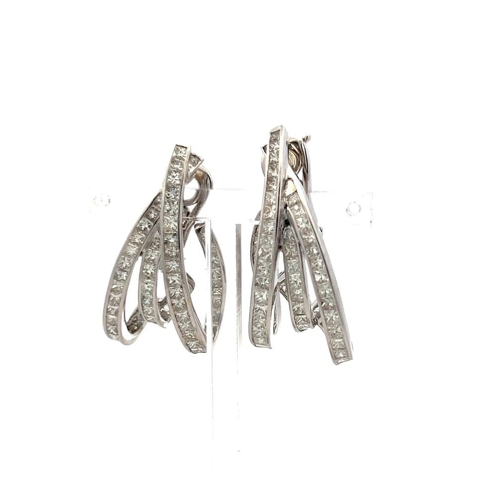 6.00 CARAT PRINCESS CUT DIAMOND CLIP-ON EARRINGS 18K WHITE GOLD VINTAGE: 6.00 CARAT PRINCESS CUT DIAMOND CLIP-ON EARRINGS 18K WHITE GOLD VINTAGE Title: These striking clip-on earrings are crafted in luxurious 18 karat white gold and set with an impressive total of 6.00 car