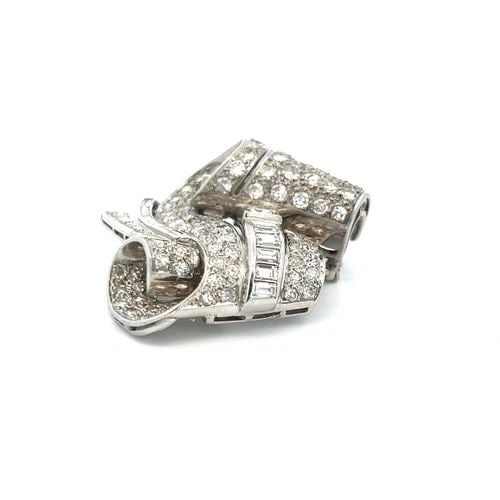 6.00 CARAT ROUND BRILLIANT AND EMERALD CUT G SI1 DIAMOND PLATINUM PIN BROOCH: 6.00 CARAT ROUND BRILLIANT AND EMERALD CUT G SI1 DIAMOND PLATINUM PIN BROOCH Title: 6.00 Carat G SI1 Diamond Platinum Pin Brooch Style: Pin Metal: Platinum Gemstone 1: 6 Carat Diamond Number of Stones