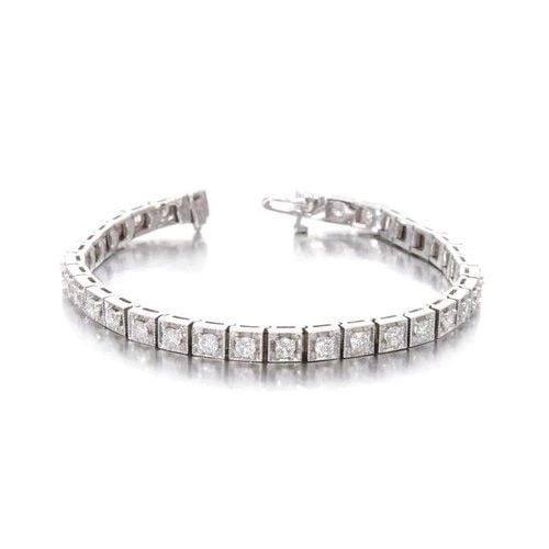 14K WHITE GOLD 3.75CT H SI1 ROUND BRILLIANT DIAMOND TENNIS BRACELET 7: 14K WHITE GOLD 3.75CT H SI1 ROUND BRILLIANT DIAMOND TENNIS BRACELET 7” PRODUCT DESCRIPTION Title: This elegant 14K white gold tennis bracelet features 3.75 carats of sparkling H SI1 round brilli