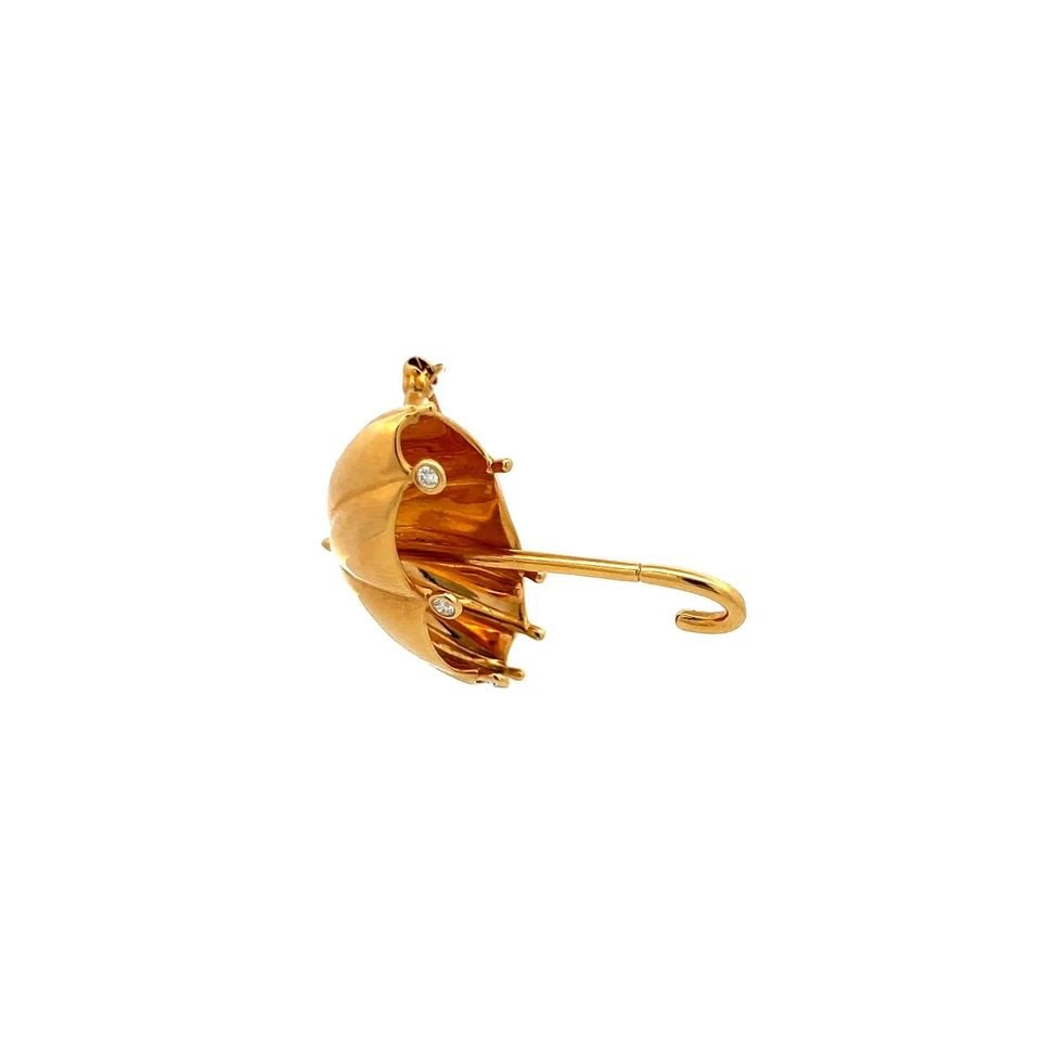 TIFFANY & CO 0.12 CARAT ROUND DIAMOND 18 KARAT YELLOW GOLD PIN BROOCH: TIFFANY & CO 0.12 CARAT ROUND DIAMOND 18 KARAT YELLOW GOLD PIN BROOCH Designer: Tiffany & Co Title: Tiffany & Co 0.12 Carat Round Brilliant F VS Diamond 18 Karat Yellow Gold Pin Brooch Style: Pin Meta