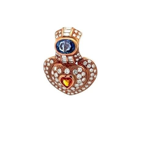 18K ROSE GOLD HEART PIN BROOCH WITH 4.18 CARAT DIAMONDS AND MULTI-GEMSTONES: 18K ROSE GOLD HEART PIN BROOCH WITH 4.18 CARAT DIAMONDS AND MULTI-GEMSTONES 18K ROSE GOLD HEART PIN BROOCH WITH 4.18 CARAT DIAMONDS AND MULTI-GEMSTONES PRODUCT DESCRIPTION Video: Video Link Detailed D