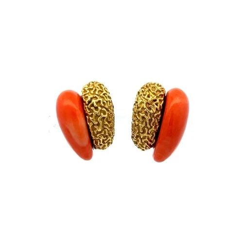 23.2-5.5MM CORAL 18 KARAT YELLOW GOLD CLIP ON EARRINGS: 23.2-5.5MM CORAL 18 KARAT YELLOW GOLD CLIP ON EARRINGS PRODUCT DESCRIPTION Title: 1.00 Carat 18 Karat Yellow Gold Clip On Earrings Style: Clip On Metal: 18 Karat Yellow Gold Gemstone 1: 1 Carat CORA N