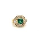 2.30CT EMERALD & 1.40CT DIAMOND ART DECO 18K YELLOW GOLD COCKTAIL RING: 2.30CT EMERALD & 1.40CT DIAMOND ART DECO 18K YELLOW GOLD COCKTAIL RING Title: This bold and elegant Art Deco–inspired cocktail ring is masterfully crafted in 18 karat yellow gold, showcasing a strik
