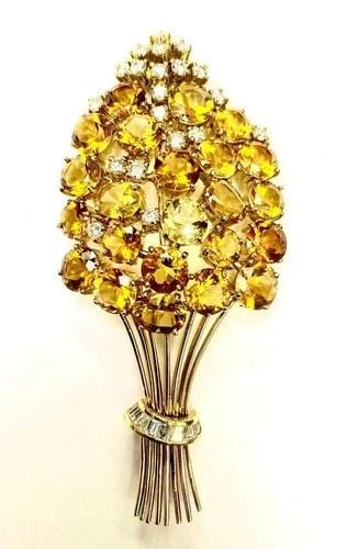 VINTAGE 27.50 GRAMS CITRINE AND DIAMOND BOUQUET 18 KARAT YELLOW GOLD PIN: VINTAGE 27.50 GRAMS CITRINE AND DIAMOND BOUQUET 18 KARAT YELLOW GOLD PIN Title: 18 Karat Yellow Gold Pin Metal: 18 Karat Yellow Gold Weight: 27.5 Grams Condition: Vintage And Estate
