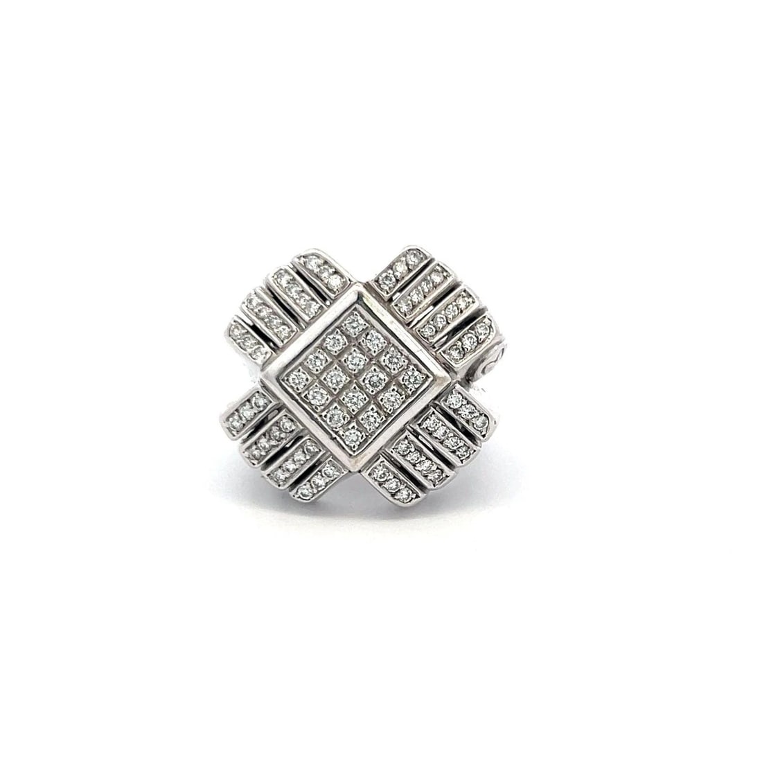 VINTAGE X DESIGN COCKTAIL RING 18K WHITE GOLD 0.5 CARAT H-VS DIAMONDS SIZE 7.25: VINTAGE X DESIGN COCKTAIL RING 18K WHITE GOLD 0.5 CARAT H-VS DIAMONDS SIZE 7.25 Detailed Description: Elevate your street style with this vintage cocktail ring crafted from 18K white gold. Featuring 7