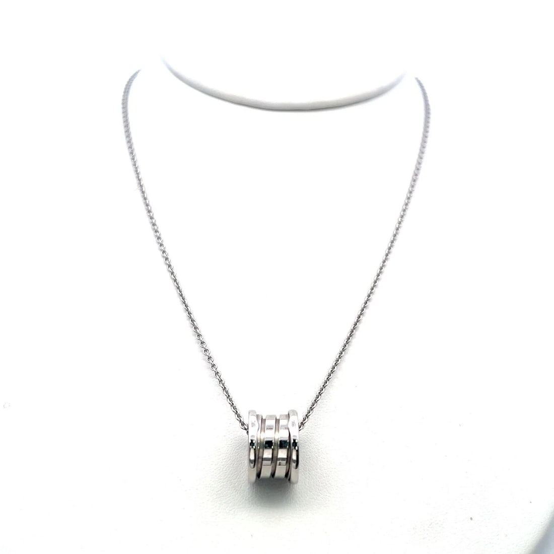 BVLGARI 18 KARAT WHITE GOLD B ZERO PENDANT NECKLACE 16 INCH 11.17 GRAMS: BVLGARI 18 KARAT WHITE GOLD B ZERO PENDANT NECKLACE 16 INCH 11.17 GRAMS BVLGARI 18 KARAT WHITE GOLD B ZERO PENDANT NECKLACE 16 INCH 11.17 GRAMS PRODUCT DESCRIPTION Designer: BVLGARI Detailed Descripti