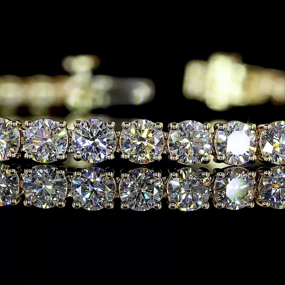 LAB-GROWN 6.53 CARAT ROUND E-F-VS1 DIAMOND 14K YELLOW GOLD TENNIS BRACELET: LAB-GROWN 6.53 CARAT ROUND E-F-VS1 DIAMOND 14K YELLOW GOLD TENNIS BRACELET PRODUCT DESCRIPTION Title: High-quality Brand-New Echo Friendly Elegant Lab-Grown 6.53 Carat Round E-F-VS1 Diamond 14K Yellow