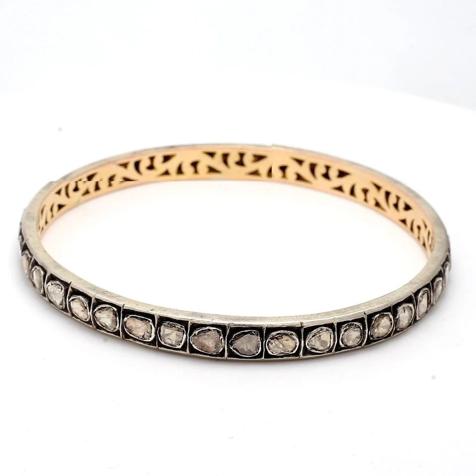 6.00 CARAT ROSE CUT AND MIXED CUT I1 DIAMOND GOLD/SILVER BANGLE BRACELET: 6.00 CARAT ROSE CUT AND MIXED CUT I1 DIAMOND GOLD/SILVER BANGLE BRACELET Title: 6.00 Carat Rose Cut X I1 Diamond Gold/Silver Bangle Bracelet Style: Bangle Metal: Gold/Slv Gemstone 1: 6 Carat Diamond N