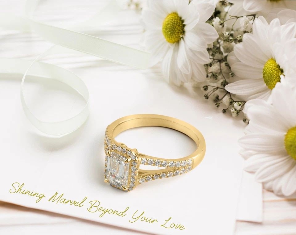 LAB-GROWN 1.38 CARAT EMERALD D-VS1 DIAMOND 14K YELLOW GOLD SPLIT SHANK RING (1 of 1)