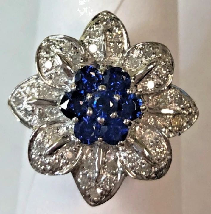 14K WHITE GOLD FLOWER RING, 0.70CTS SAPPHIRES, 0.50CTS DIAMONDS ( SIZE: 8 ) 9.1G (1 of 2)