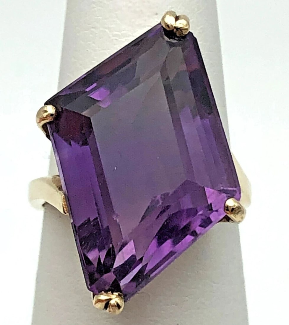 14K GOLD RING WITH BIG 15.6CT AMETHYST (SIZE: 6.25) 7.2 GRAMS (1 of 2)