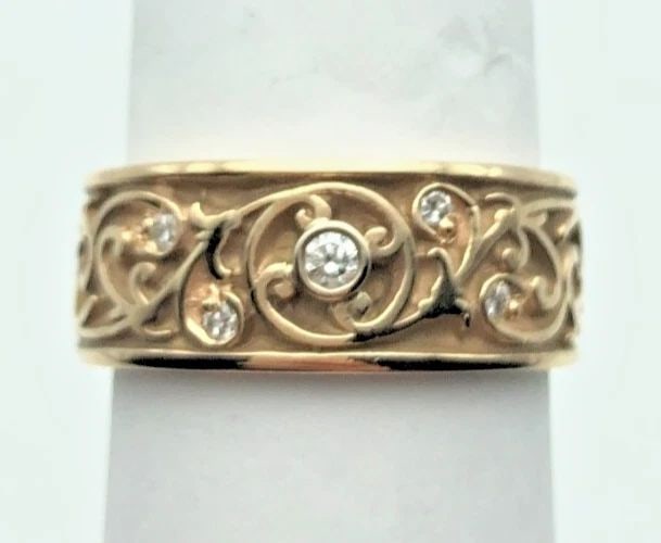14K GOLD FLORAL BAND DESIGN WITH DIAMONDS (SIZE: 7.25) 6.6 GRAMS (1 of 2)