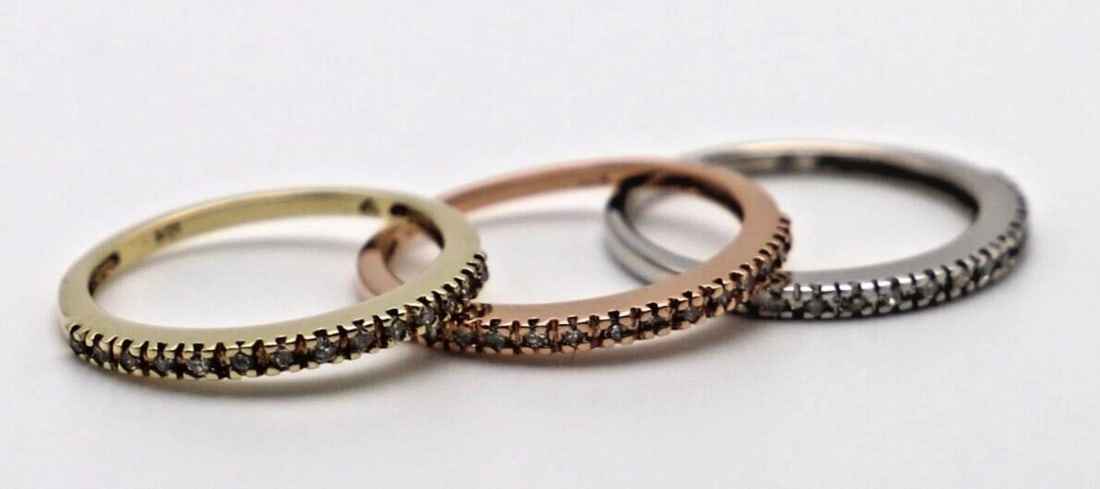 10K WHITE, YELLOW, ROSE GOLD 3 RING SET WITH DIAMONDS ( SIZE: 7 ) 4.2G: 10K WHITE, YELLOW, ROSE GOLD 3 RING SET WITH DIAMONDS (SIZE: 7) 10k White, Yellow, Rose Gold 3 Ring Set with Diamonds You are bidding on a 10k White, Yellow, Rose Gold 3 Ring Set with Diamonds. The ri