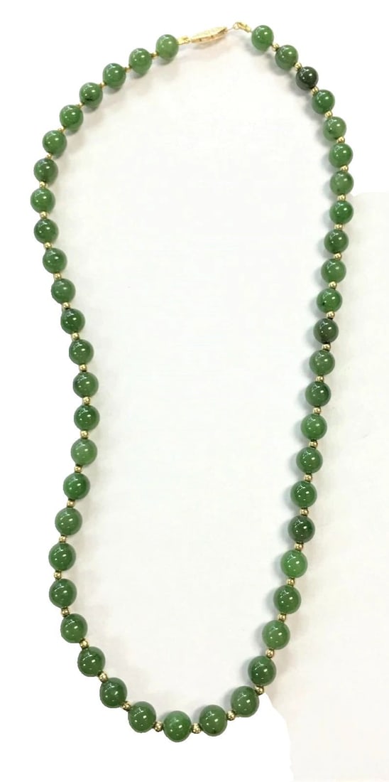 14K GOLD CLASP & 3MM BEADS, 8MM NEPHRITE JADE, NECKLACE ( 21 INCH ) 44.1G: 14K YELLOW GOLD NEPHRITE JADE BEAD NECKLACE 14k Yellow Gold Nephrite Jade Bead Necklace You are bidding on a 14k Yellow Gold Nephrite Jade Bead Necklace. Piece is pre-owned but is in like new conditio