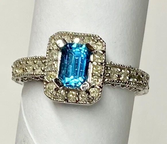 NEW 14K WHITE GOLD RING WITH 0.72CT BLUE TOPAZ AND 0.49CT DIAMONDS (SIZE 7) 4.4G (1 of 2)