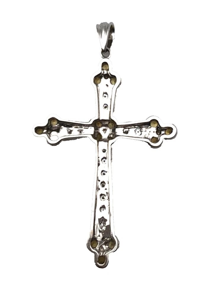 18K WHITE GOLD BOTTONI CROSS PENDANT, SAPPHIRES, 0.25CTS DIAMONDS ( 4.1G ): 18k White Gold Bottoni Cross Pendant, Yellow Sapphire accents and 0.25cts Diamonds You are bidding on a 18k White Gold Bottoni Cross Pendant, Yellow Sapphire accents and 0.25cts Diamonds. The piece ha
