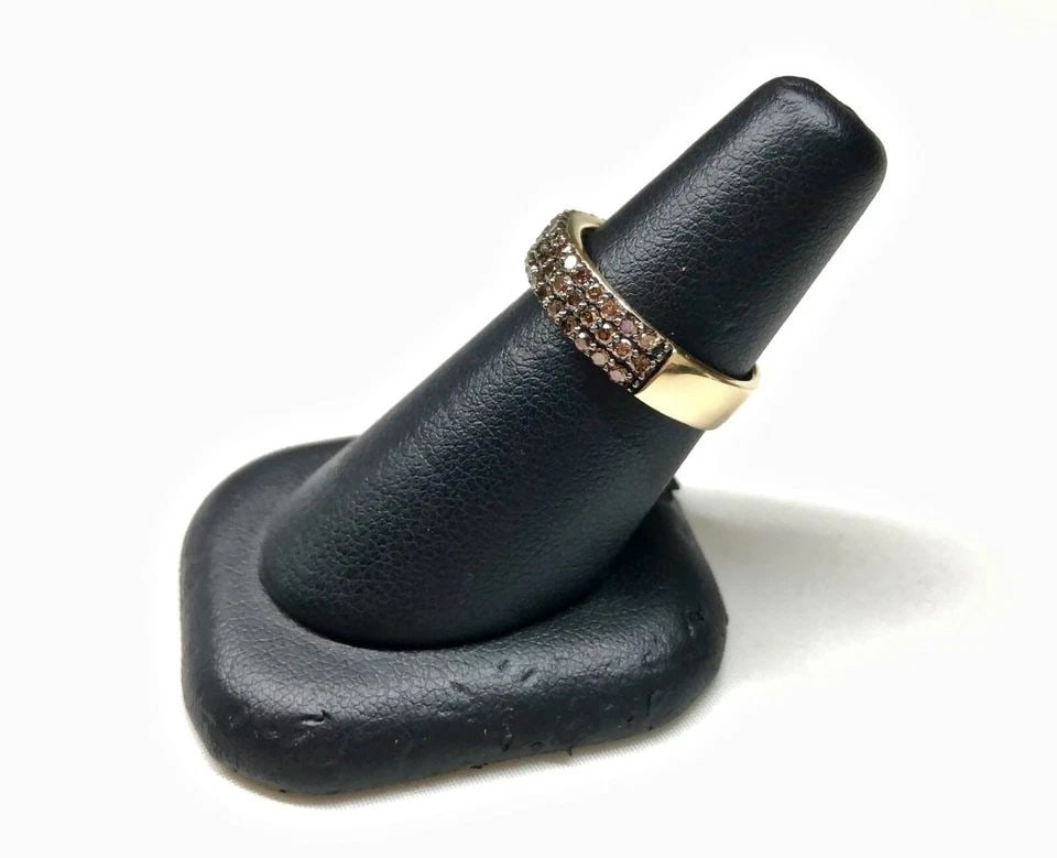 WOMEN'S 14K YELLOW GOLD RING WITH CHOCOLATE DIAMONDS (SIZE 6) 4.1 GRAM: WOMEN'S 14K YELLOW GOLD RING WITH CHOCOLATE DIAMONDS Women's 14k Yellow Gold Ring with Chocolate Diamonds You are bidding on a pre-owned Women's 14k Yellow Gold Ring with Chocolate Diamonds. The ring 
