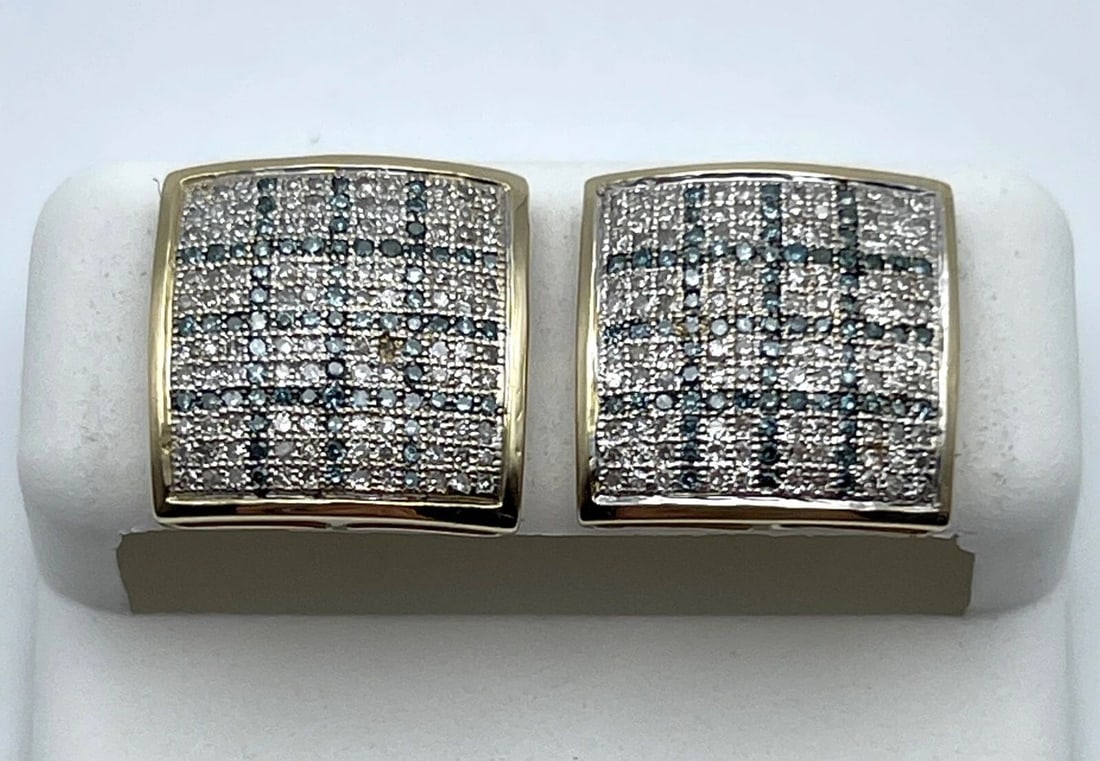 14K GOLD SQUARE SCREW BACK EARRINGS WITH 1CTW WHITE/BLUE DIAMONDS 3.5G: 14K YELLOW GOLD SQUARE SCREW BACK EARRINGS WITH 1CT OF WHITE AND BLUE DIAMONDS 14k Yellow Gold Square Screw Back Earrings with 1ct of White and Blue Diamonds You are bidding on a 14k Yellow Gold Squar