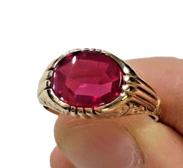 10K GOLD RING SET WITH LAB-CREATED RUBY (SIZE 9.5) 6.3G: 10K GOLD RING SET WITH SYNTHETIC RUBY SIZE: 9.5 10k Gold Ring set with Synth Ruby You are bidding on a 10k Gold Ring set with Synth Ruby. There maybe a few minor scratches on the ring from being moved