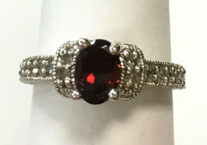 NEW 14K WHITE GOLD RING WITH OVAL GARNET AND 0.22CTW DIAMONDS (SIZE 7.25) 4.6G (1 of 2)