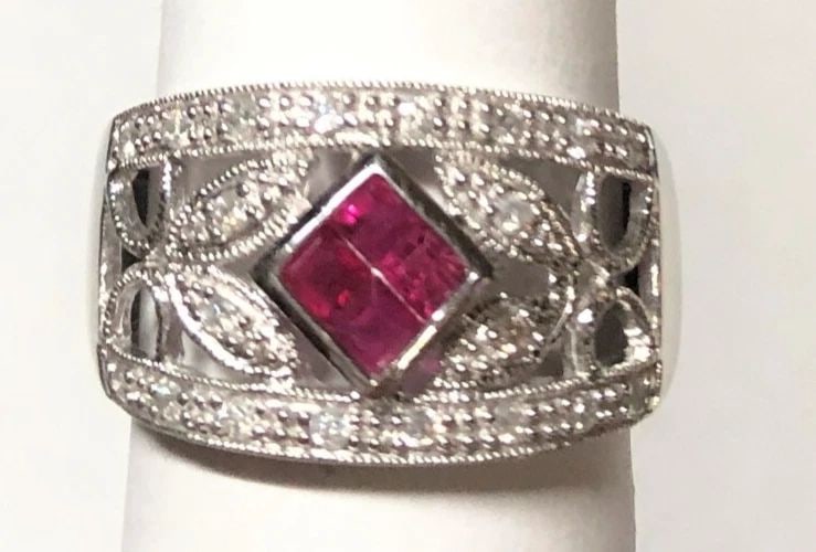 14K WHITE GOLD LEAFY RING, NATURAL RUBIES, 0.20CTS DIAMONDS (SIZE 6.5) 4.5G (1 of 2)