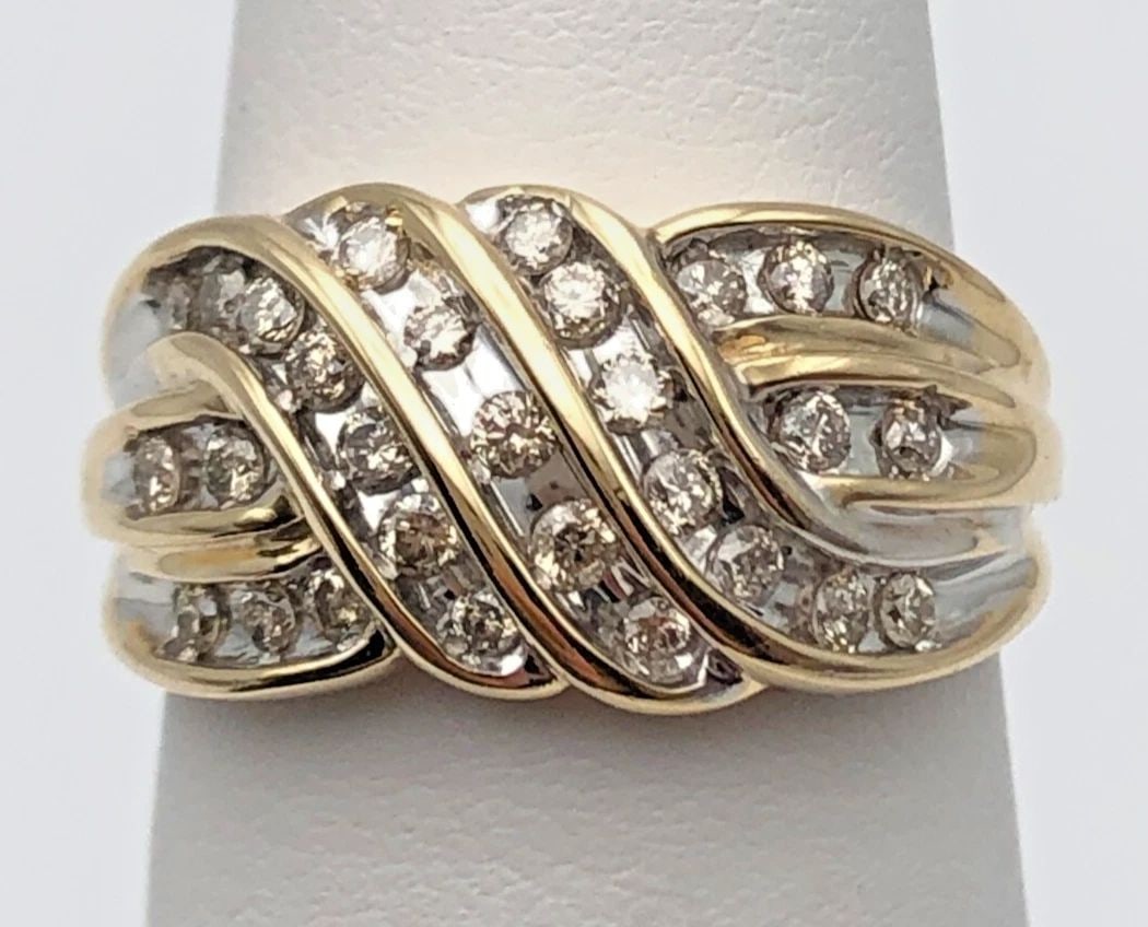 10K GOLD RING WITH 0.58CTW NATURAL DIAMONDS (SIZE 7) 4.7 GRAM (1 of 2)