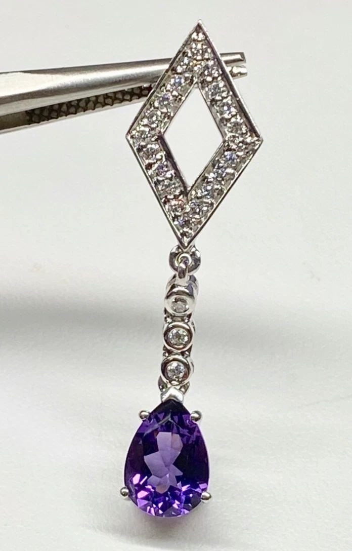 14K WHITE GOLD PENDANT WITH 1.7CT PEAR CUT AMETHYST AND 0.30CTW DIAMONDS 3.7GRAM (1 of 2)