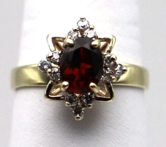 VINTAGE 14K GOLD RING, OVAL GARNET, 0.24CTW DIAMONDS (SIZE 8.5) 4 GRAM (1 of 2)