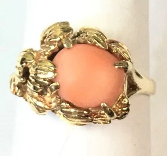 14K GOLD LEAFY STYLE RING WITH 9MM NATURAL CORAL ( SIZE: 8.75 ) 4.7 GRAMS: 14K YELLOW GOLD RING WITH CENTER CORAL STONE (SIZE: 8.75) 14k Yellow Gold Ring with center Coral Stone You are bidding on a 14k Yellow Gold Ring with center Coral Stone. The ring has been fully checke