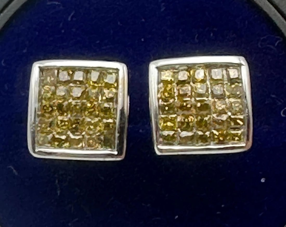 14K WHITE GOLD SQUARE EARRINGS, SCREW BACKS, 0.80CTW YELLOW DIAMONDS, 2.4 GRAM: 14k White Gold Square Earrings with Screw Backs and 0.80cts of Yellow Diamonds You are bidding on a 14k White Gold Square Earrings with Screw Backs and 0.80cts Yellow Diamonds. The piece has been full