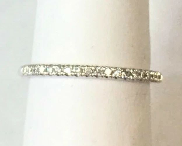 NEW GABRIEL & CO. 14K WHITE GOLD BAND WITH 0.13CTW DIAMONDS (SIZE 6.25) 1.6 GRAM (1 of 2)