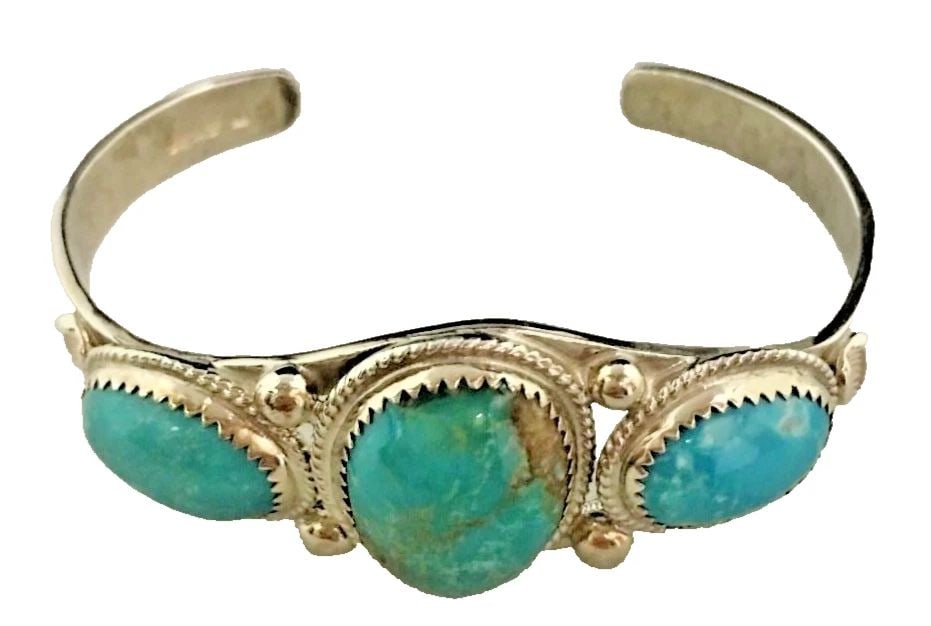 925 STERLING SILVER CUFF / BRACELET WITH NATURAL TURQUOISE STONES 25.2G: STERLING SILVER CUFF WITH TURQUOISE STONES Sterling Silver Cuff with Turquoise Stones You are bidding on a Sterling Silver Cuff with Turquoise Stones. There are few minor scratches on the cuff from no