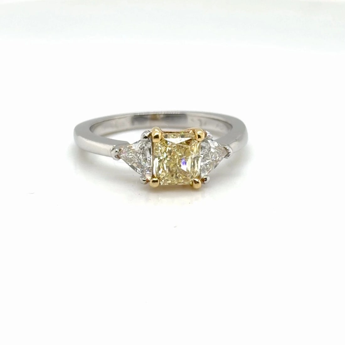 1.01CT NATURAL FANCY YELLOW CUT-CORNERED RECTANGULAR MOD. BRILLIANT RING IN PLAT (1 of 2)