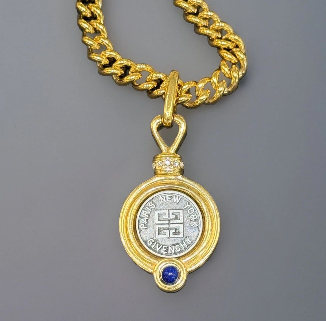 GIVENCHY VINTAGE MEDALLION COIN NECKLACE (1 of 2)