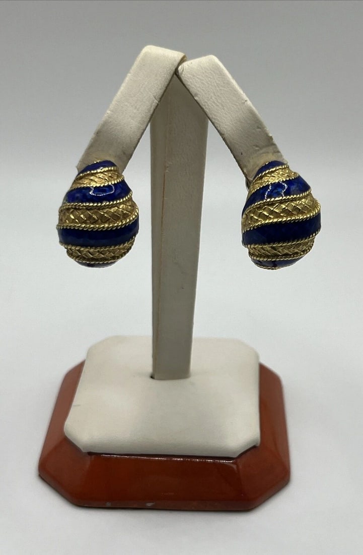 VINTAGE 18K YELLOW GOLD BLUE ENAMEL CHUNKY CLIP EARRINGS, CIRCA 1960 (1 of 2)