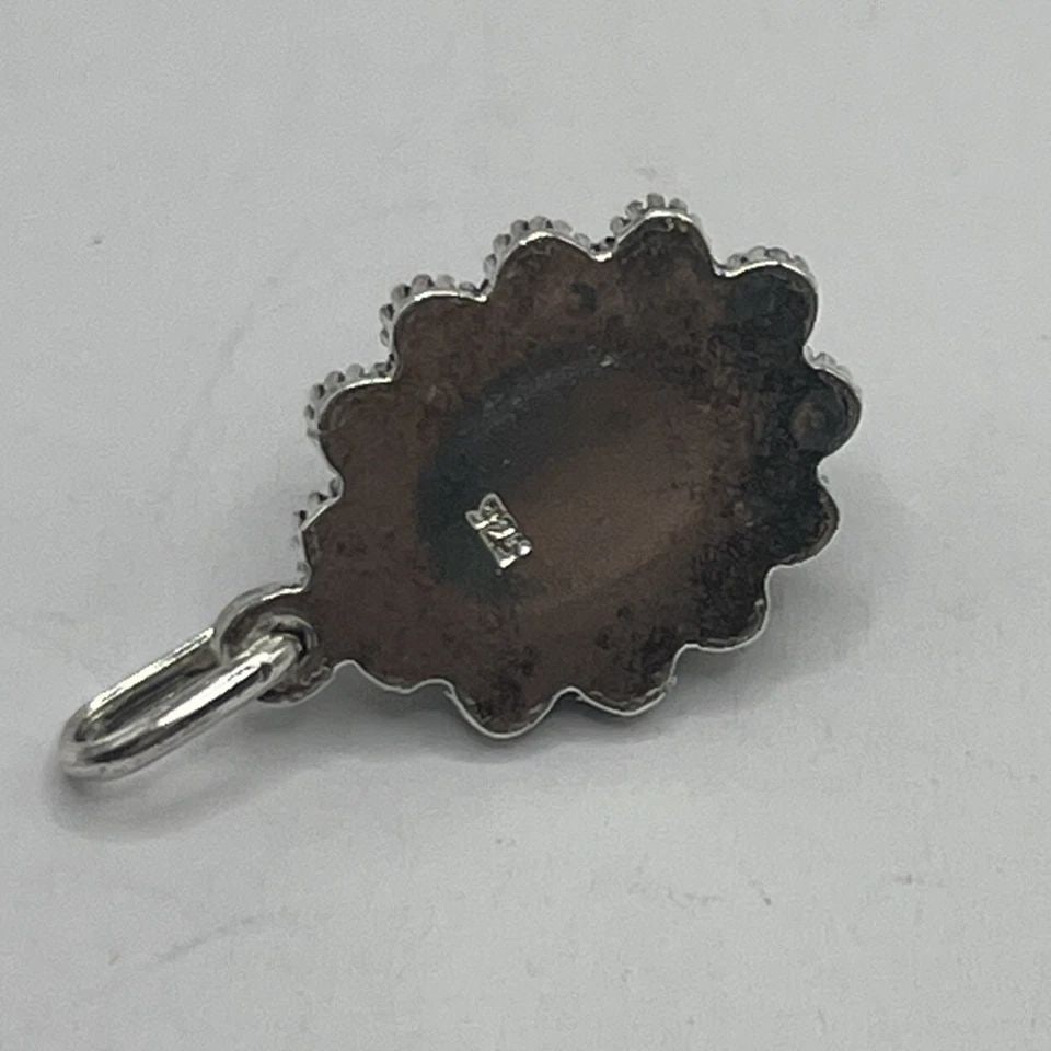 STERLING SILVER & GREEN STONE SMALL PENDANT 3.2 GRAMS (1 of 1)