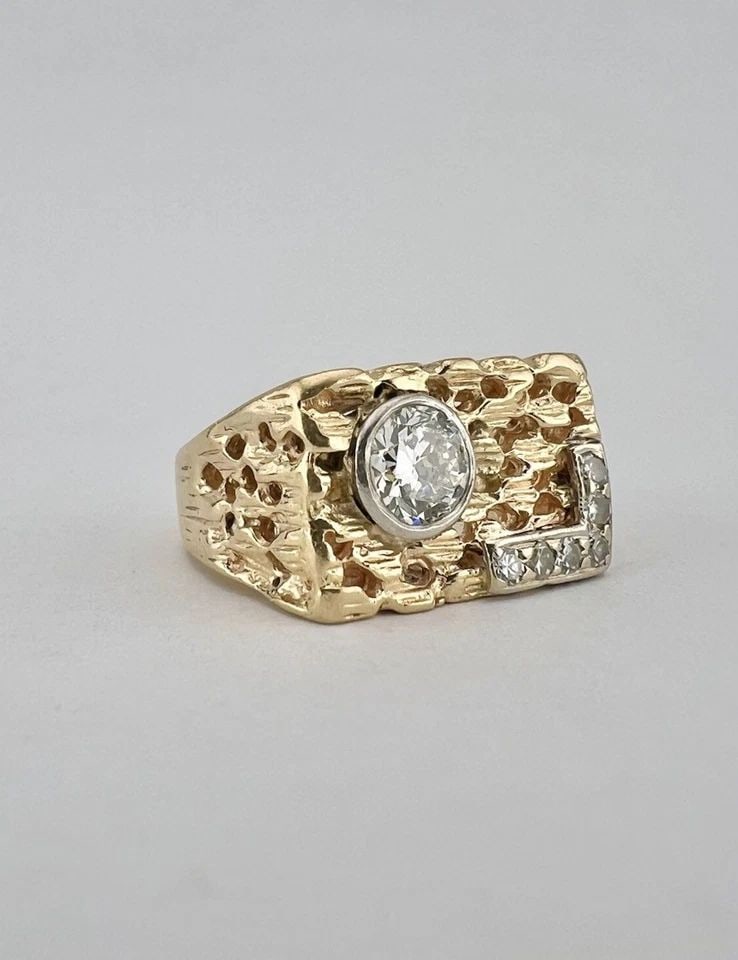VINTAGE RETRO 14K YELLOW GOLD ROUND .65CT DIAMOND CHUNKY NUGGET MEN’S RING 8.6G: VINTAGE RETRO 14K YELLOW GOLD ROUND .65CT DIAMOND CHUNKY NUGGET MEN’S RING 8.6G Vintage Retro 14k Yellow Gold Round .65ct Diamond Chunky Nugget Men’s Ring 8.6g Ring Size: 5.5 - Can Be Resized Tota