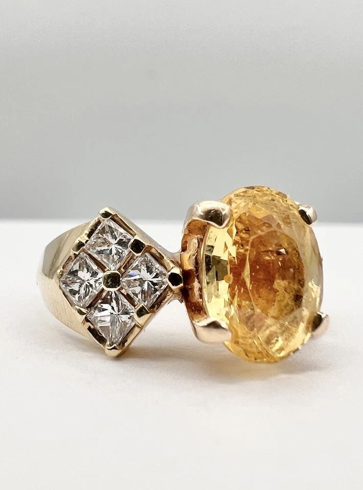 ANTIQUE 14K YELLOW GOLD 3.5CT YELLOW SAPPHIRE & 1.20CT PRINCESS CUT DIAMOND RING: ANTIQUE 14K YELLOW GOLD 3.5CT YELLOW SAPPHIRE & 1.20CT PRINCESS CUT DIAMOND RING Antique 14k Yellow Gold 3.5ct Yellow Sapphire & 1.20ct Princess Cut Diamond Ring Size: 10 - Can Be Resized Weight is 8.