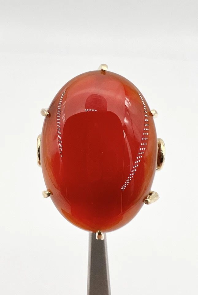 ANTIQUE 18K YELLOW GOLD NATURAL CABOCHON CARNELIAN CLAW SET RING 9.7G: ANTIQUE 18K YELLOW GOLD NATURAL CABOCHON CARNELIAN CLAW SET RING 9.7G Antique 18k Yellow Gold Natural Cabochon Carnelian Claw Set Ring 9.7g Size: 6.5- Can be Resized With Out Damage Weight is 9.7 Gram